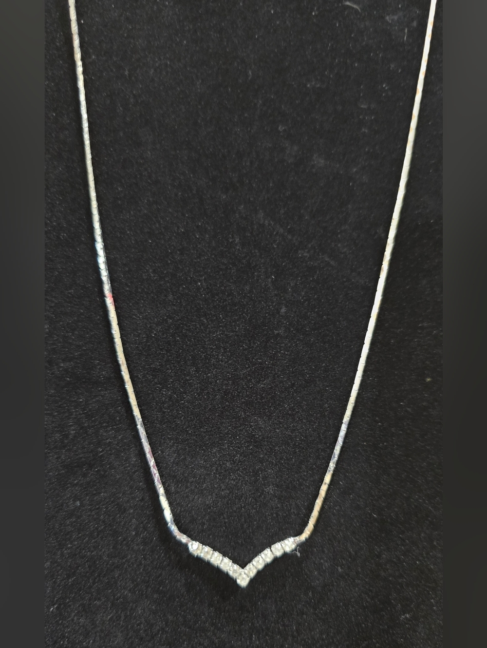 Chevron-type Silver-tone Necklaxe